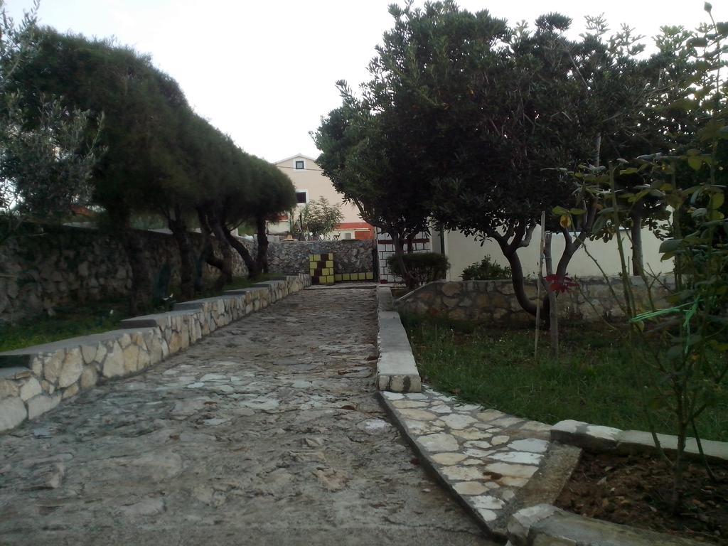 Apartamento Kuca Za Odmor Laura Ražanac Exterior foto